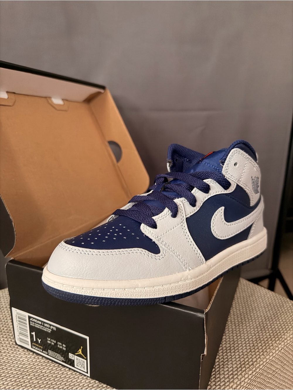 Nike Kids Navy and White Low-Top Sneakers